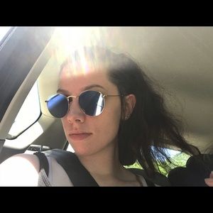 Meet your Posher, Mackenzie